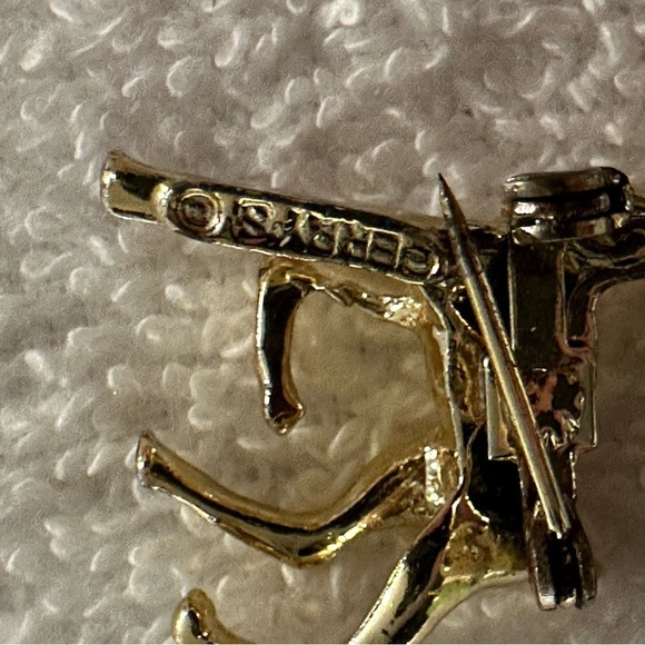 Vintage Gold Tone Gerrys Reindeer Christmas Holiday Pin Brooch - Picture 6 of 7